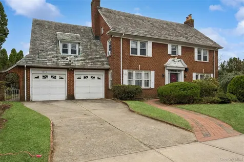 193-12 Foothill Avenue Holliswood NY 11423