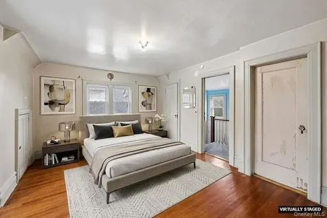 193-12 Foothill Avenue Holliswood NY 11423