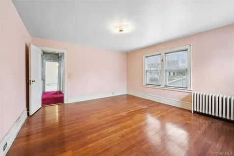 193-12 Foothill Avenue Holliswood NY 11423