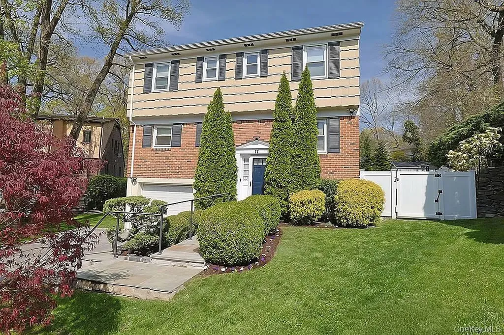 17 N Brook Road Larchmont NY 10538