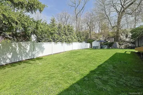 17 N Brook Road Larchmont NY 10538