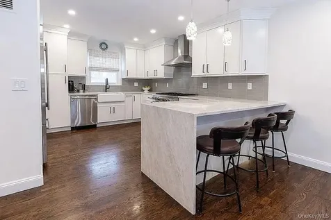 17 N Brook Road Larchmont NY 10538