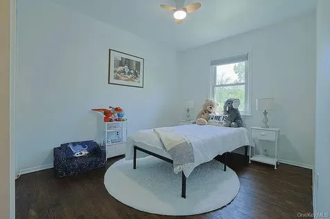 17 N Brook Road Larchmont NY 10538