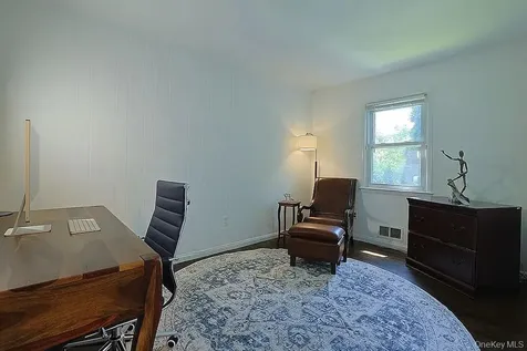 17 N Brook Road Larchmont NY 10538