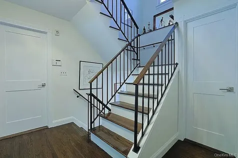 17 N Brook Road Larchmont NY 10538