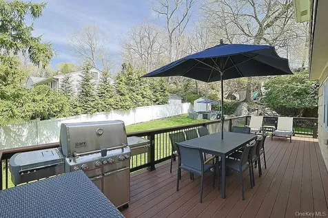 17 N Brook Road Larchmont NY 10538