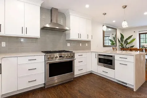17 N Brook Road Larchmont NY 10538