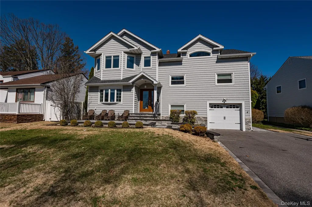 35 Circle Drive Syosset NY 11791