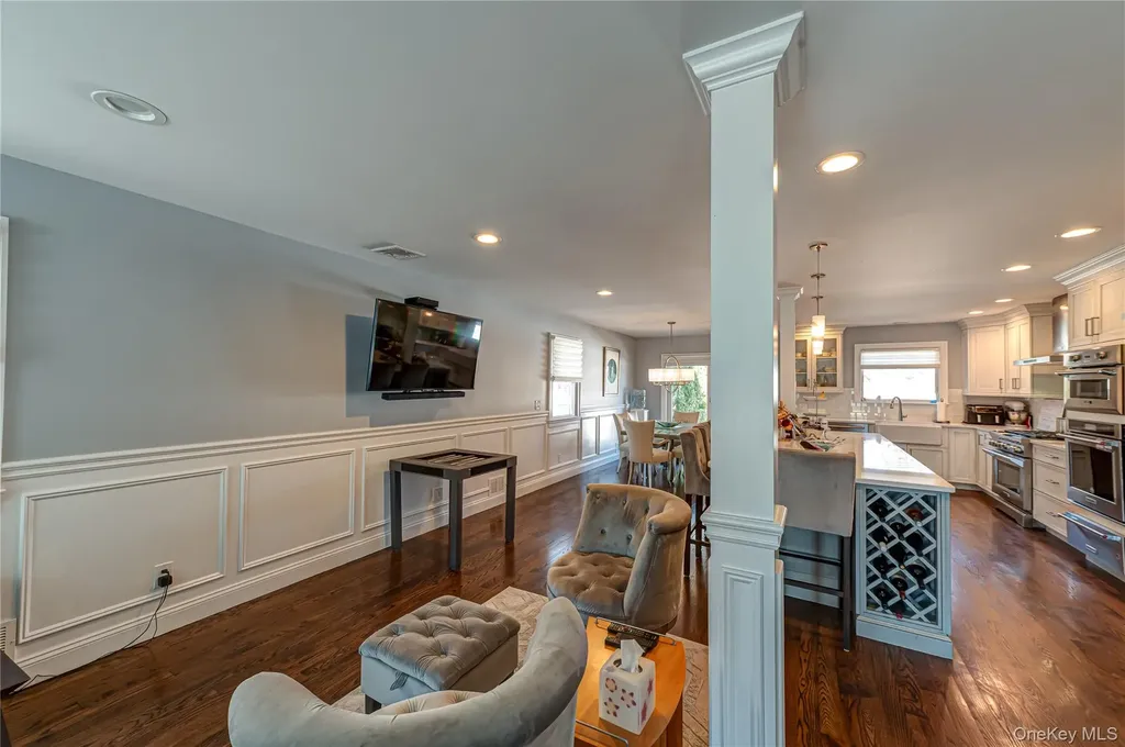 35 Circle Drive Syosset NY 11791