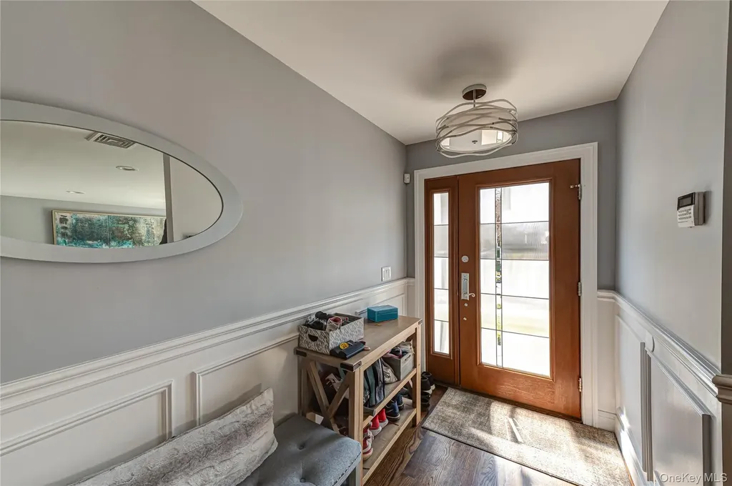 35 Circle Drive Syosset NY 11791