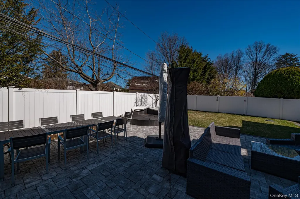 35 Circle Drive Syosset NY 11791