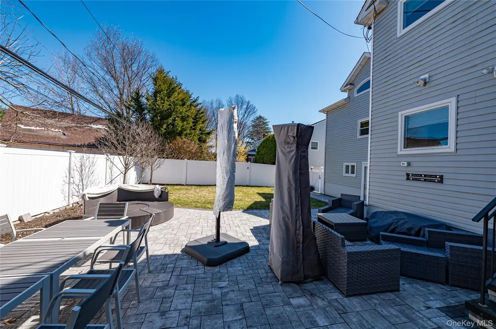 35 Circle Drive Syosset NY 11791