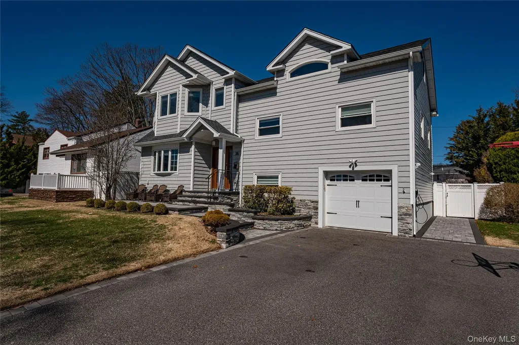 35 Circle Drive Syosset NY 11791