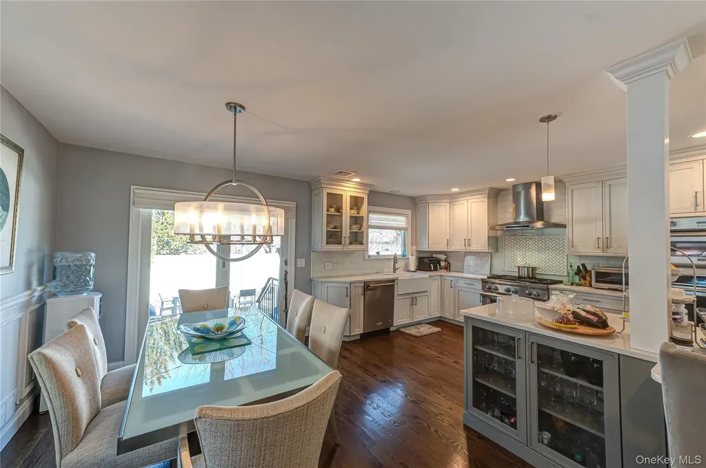 35 Circle Drive Syosset NY 11791