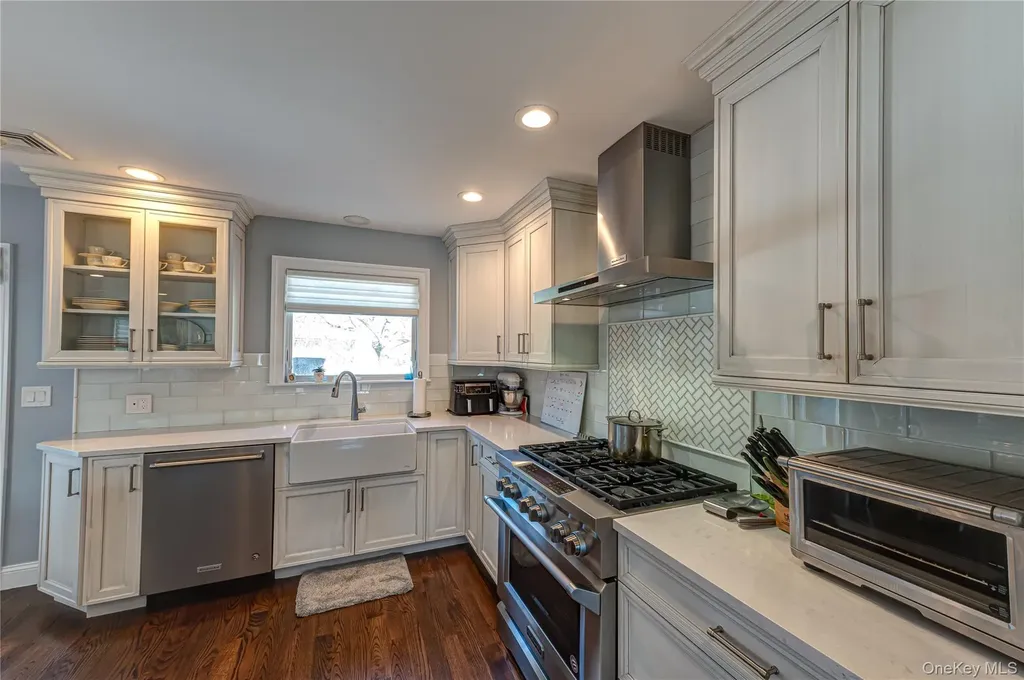 35 Circle Drive Syosset NY 11791