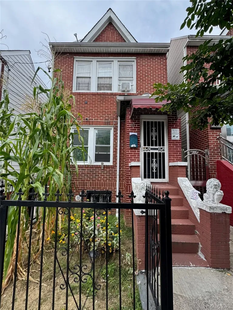 861 E 215th Street Bronx NY 10467