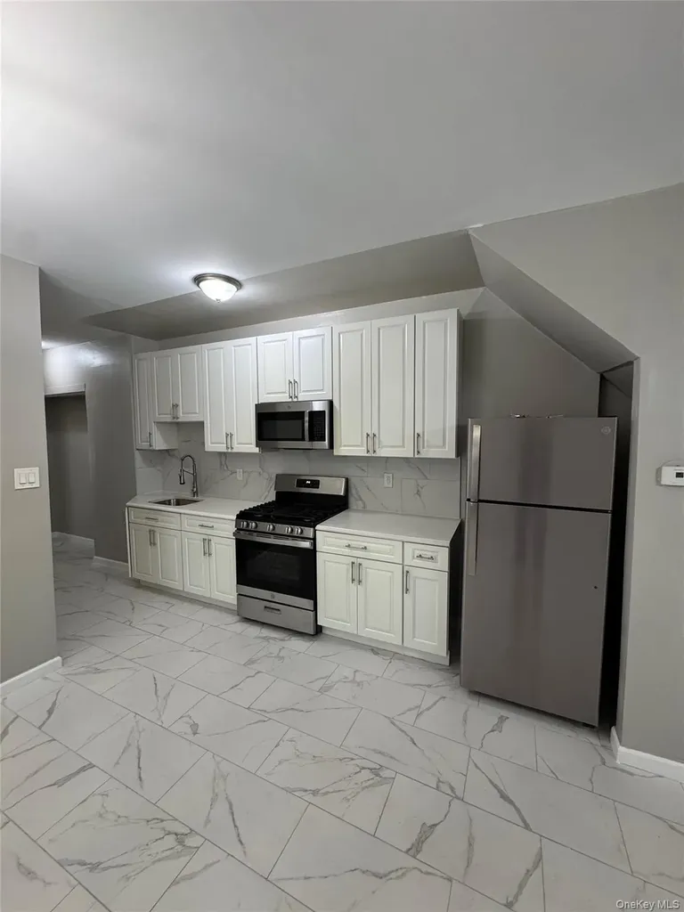 861 E 215th Street Bronx NY 10467
