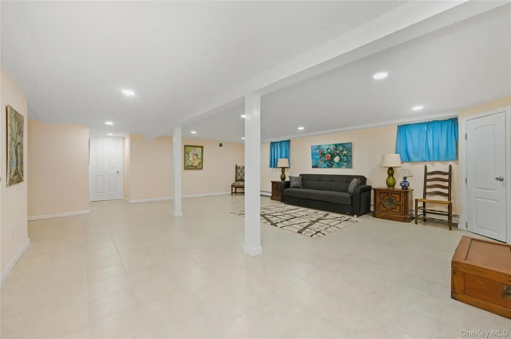 3292 Murdock Avenue Oceanside NY 11572