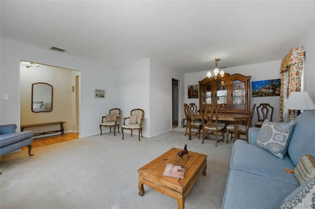 3292 Murdock Avenue Oceanside NY 11572