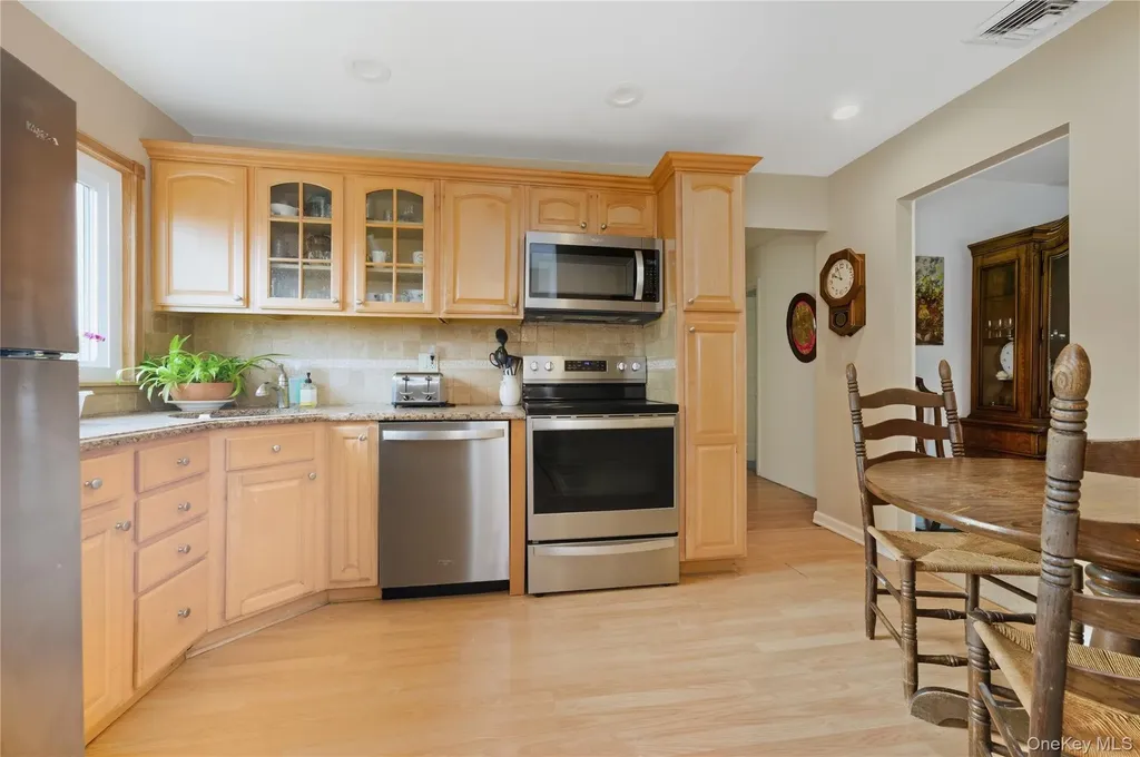 3292 Murdock Avenue Oceanside NY 11572