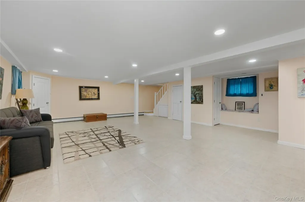 3292 Murdock Avenue Oceanside NY 11572