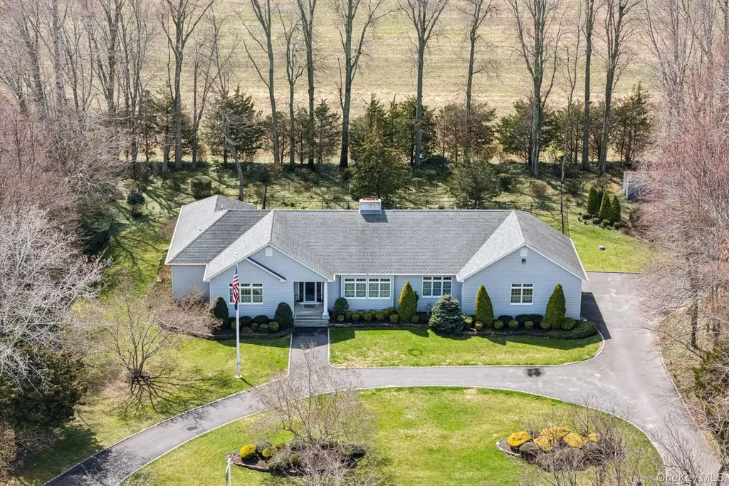 1115 White Eagle Drive Laurel NY 11948