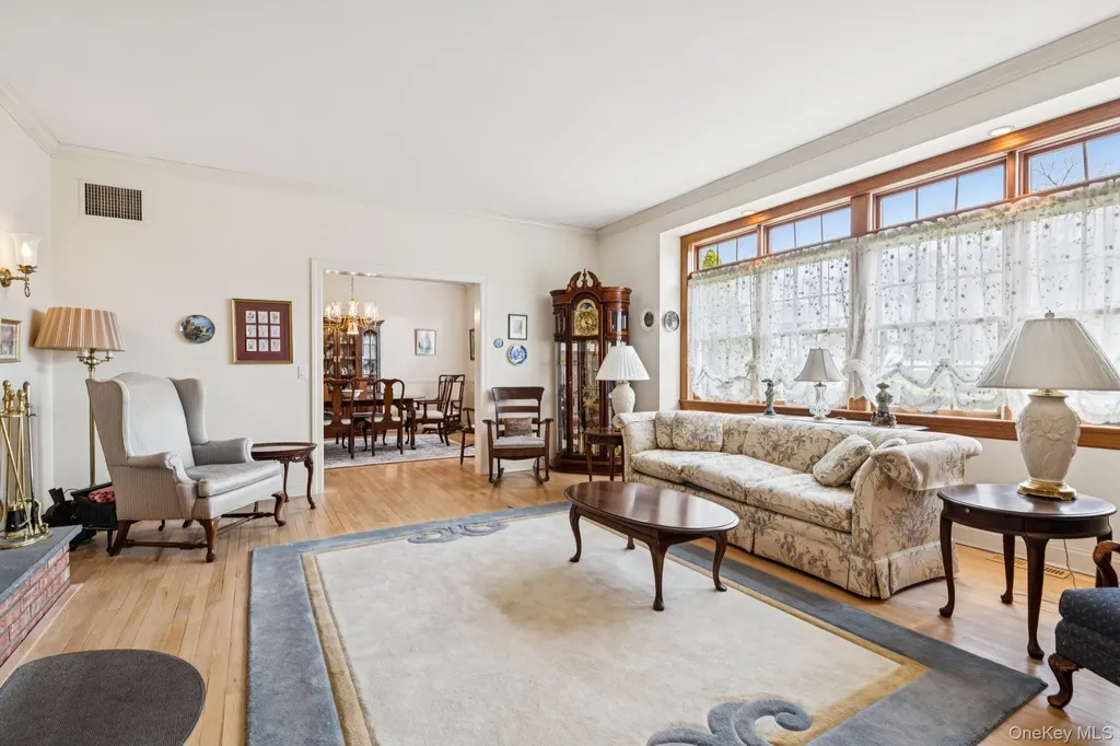 1115 White Eagle Drive Laurel NY 11948