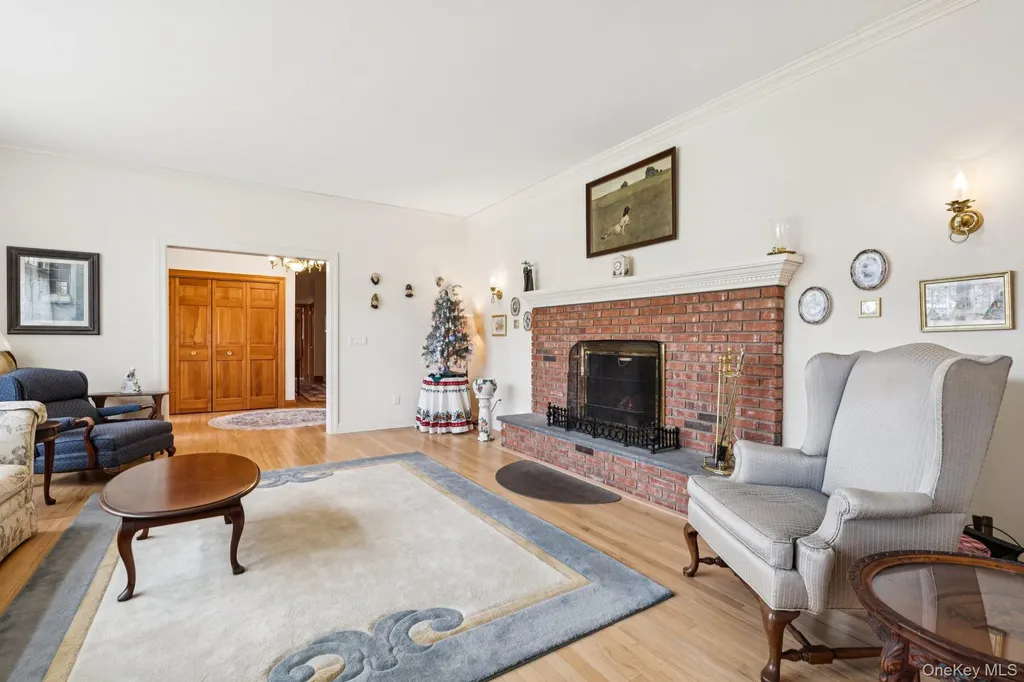 1115 White Eagle Drive Laurel NY 11948