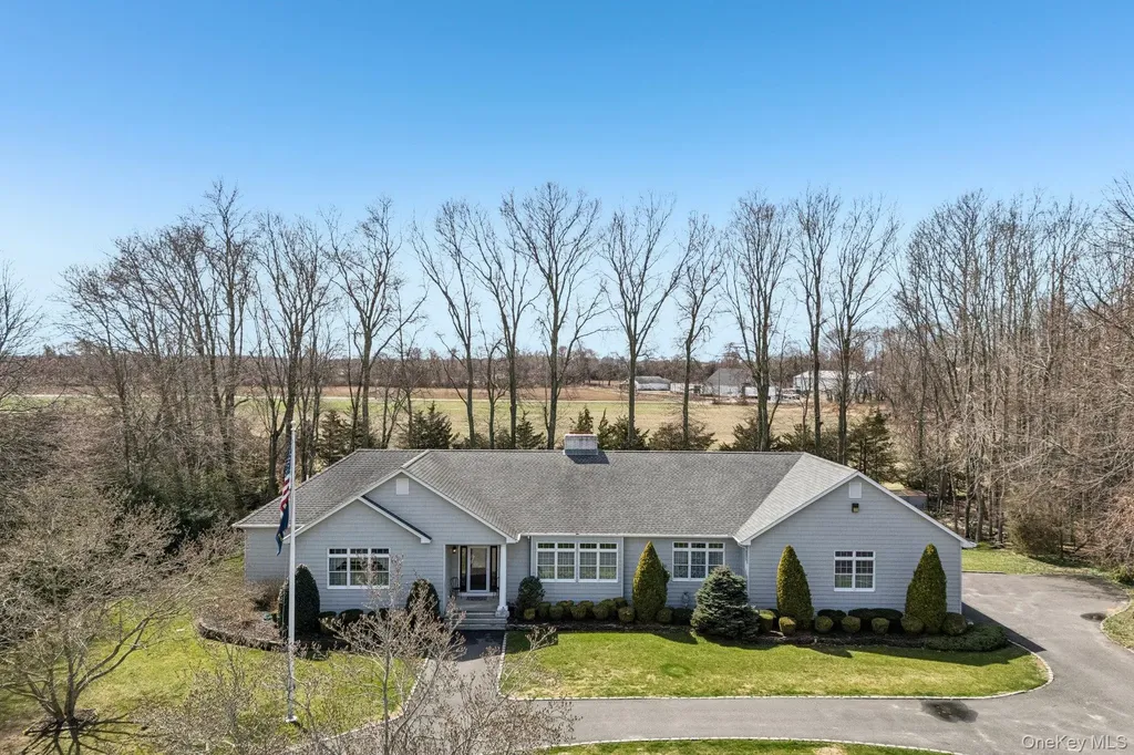 1115 White Eagle Drive Laurel NY 11948