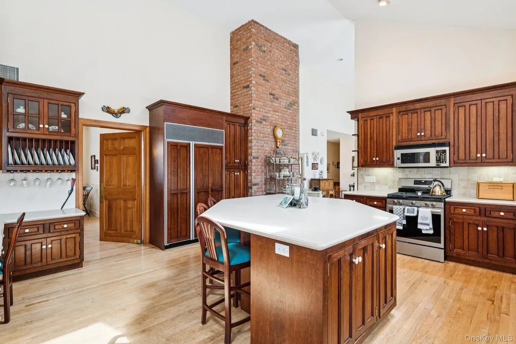 1115 White Eagle Drive Laurel NY 11948