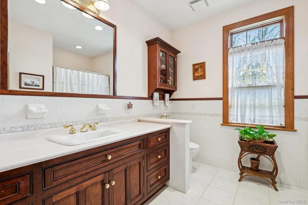1115 White Eagle Drive Laurel NY 11948