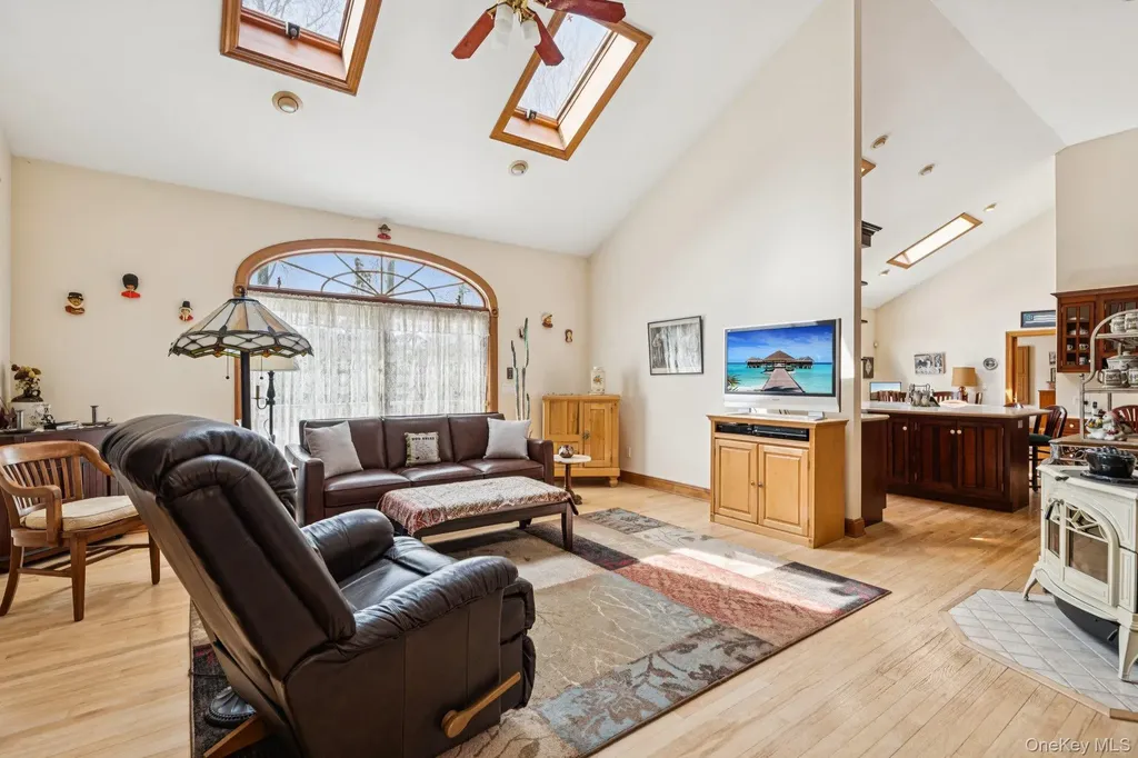 1115 White Eagle Drive Laurel NY 11948