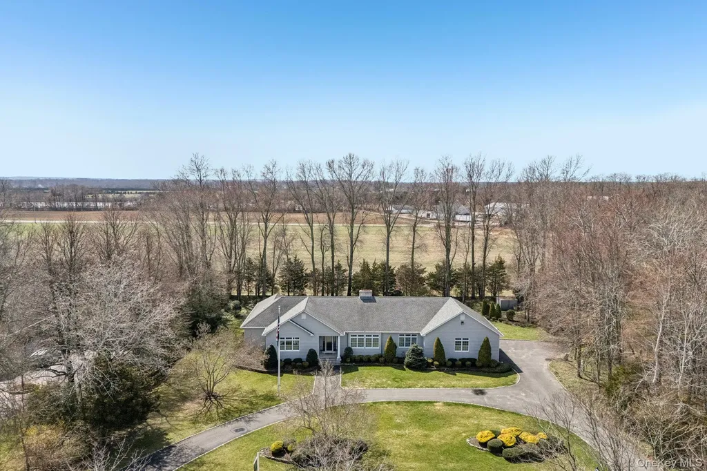 1115 White Eagle Drive Laurel NY 11948
