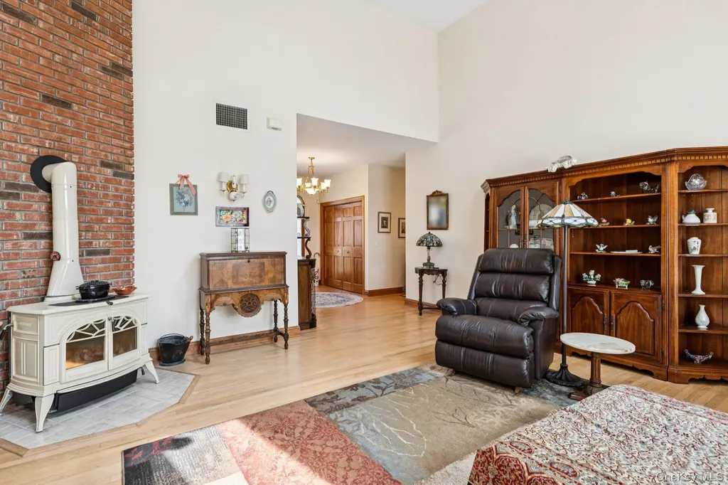1115 White Eagle Drive Laurel NY 11948