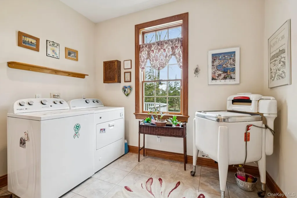 1115 White Eagle Drive Laurel NY 11948