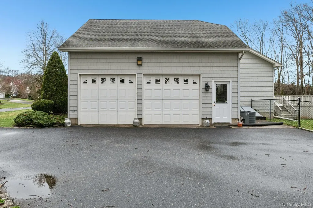 1115 White Eagle Drive Laurel NY 11948