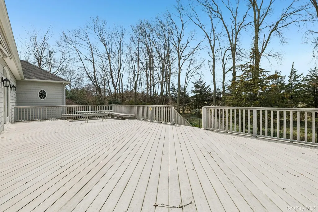 1115 White Eagle Drive Laurel NY 11948