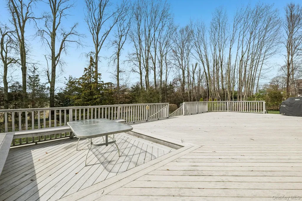 1115 White Eagle Drive Laurel NY 11948