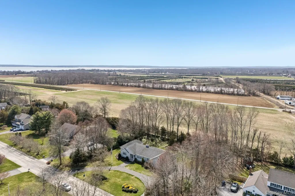 1115 White Eagle Drive Laurel NY 11948