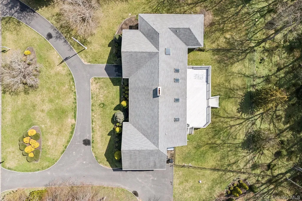 1115 White Eagle Drive Laurel NY 11948
