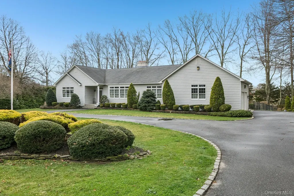 1115 White Eagle Drive Laurel NY 11948