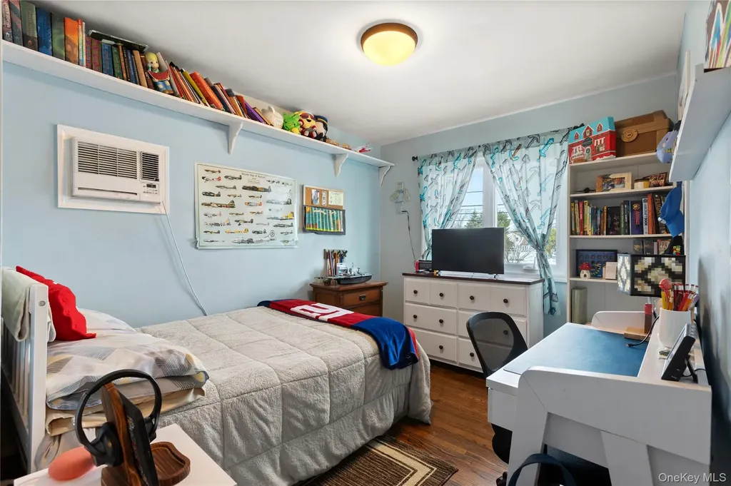 182 Montgomery Avenue West Babylon NY 11704