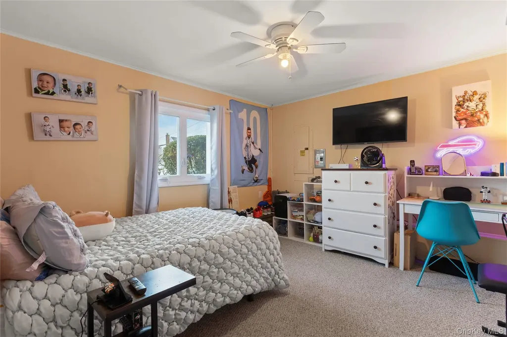 182 Montgomery Avenue West Babylon NY 11704