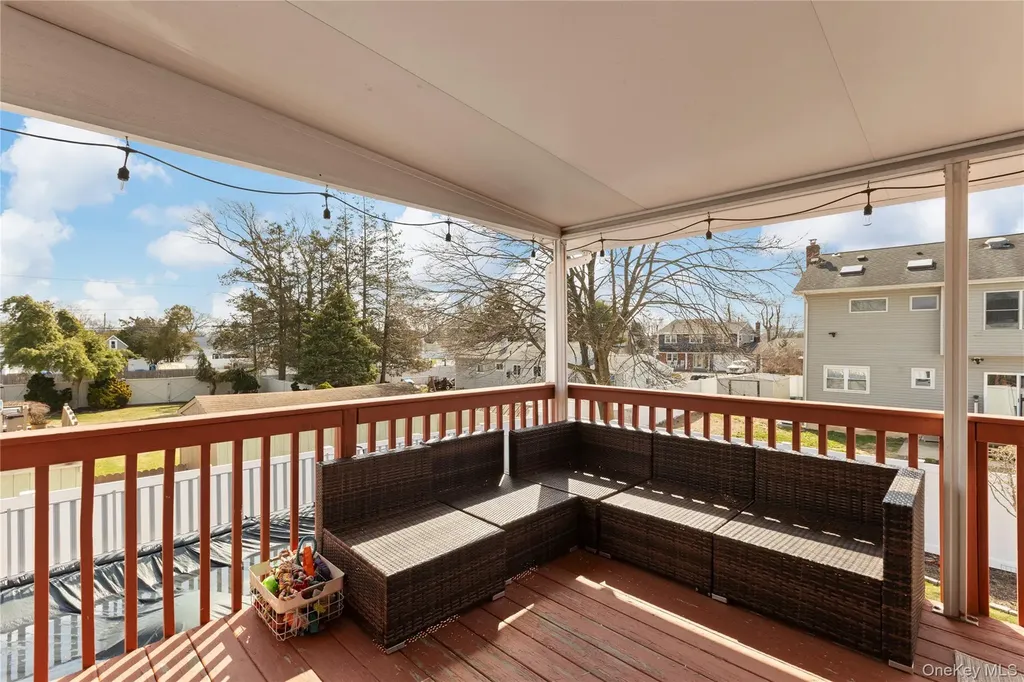 182 Montgomery Avenue West Babylon NY 11704