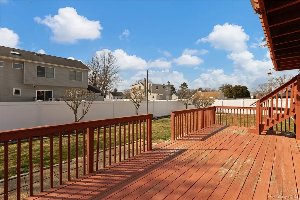 182 Montgomery Avenue West Babylon NY 11704