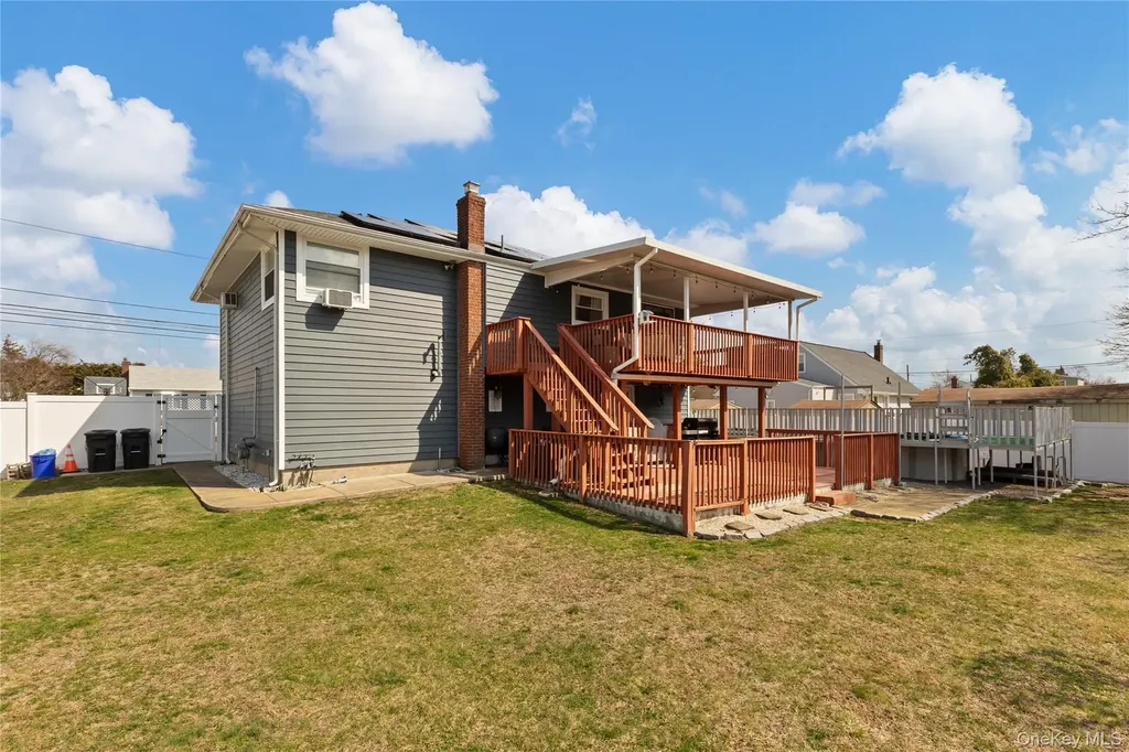 182 Montgomery Avenue West Babylon NY 11704