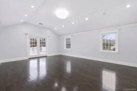 171 Oakfield Avenue Dix Hills NY 11746