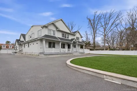 171 Oakfield Avenue Dix Hills NY 11746