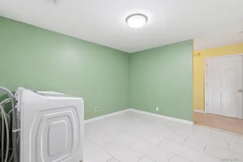 171 Oakfield Avenue Dix Hills NY 11746