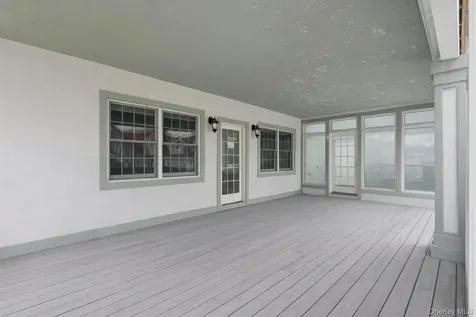 171 Oakfield Avenue Dix Hills NY 11746